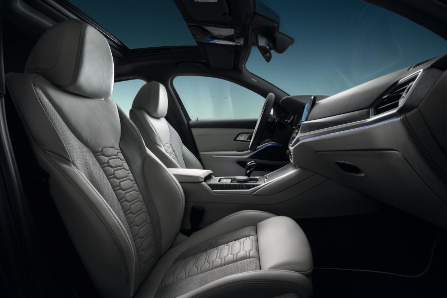 Интерьер Alpina B3 Limousine Allrad (G20) 2019 года  (WW) (фото 35 из 40)